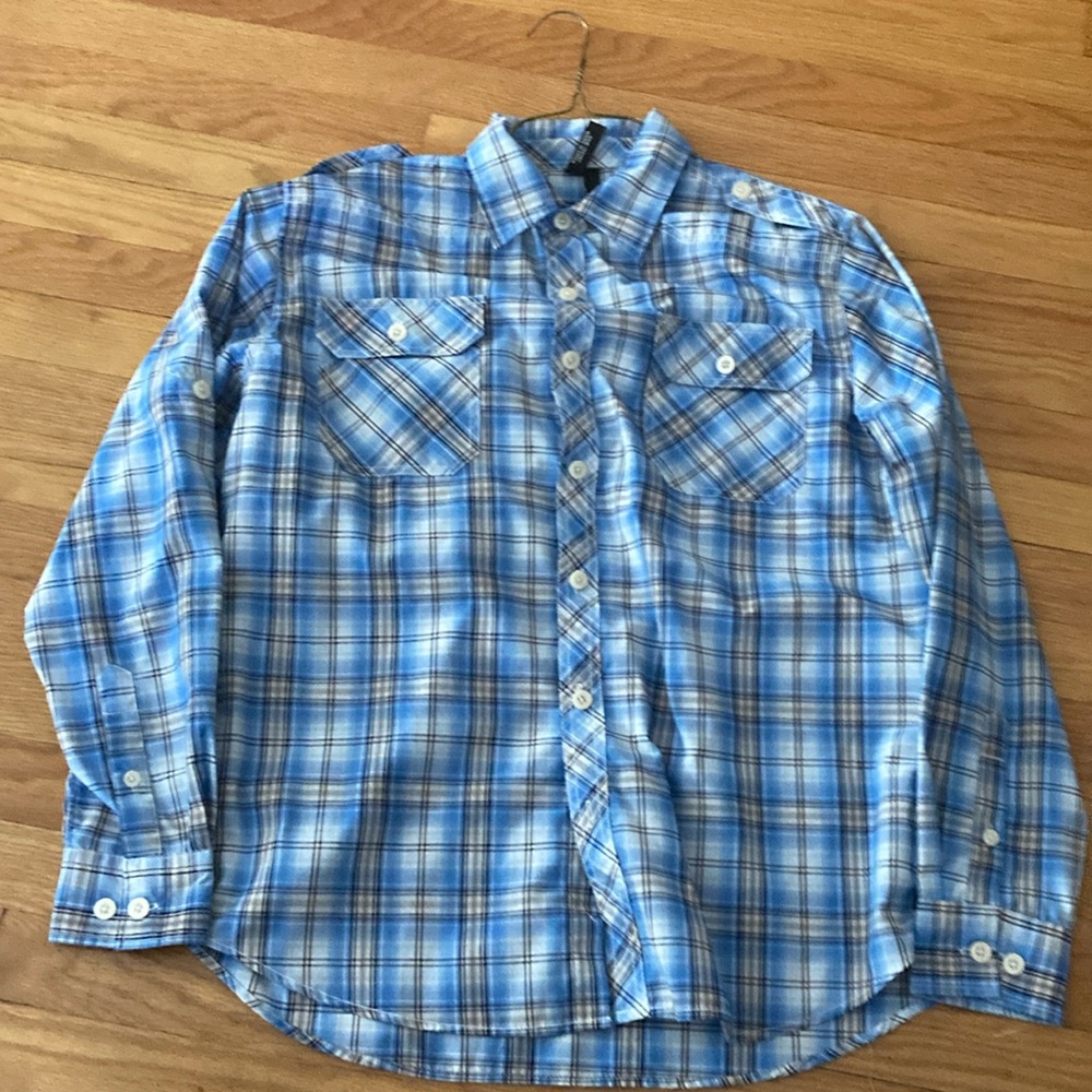 Men’s button down collared shirt by seven 7 medium size